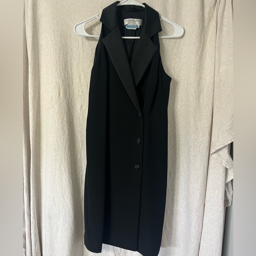 Evan Picone Elegant Black Sleeveless Midi Tuxedo Dress
Length = 37.5”. From top